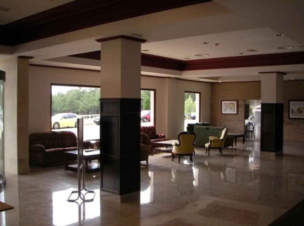 Фото Hotel Santiago de León