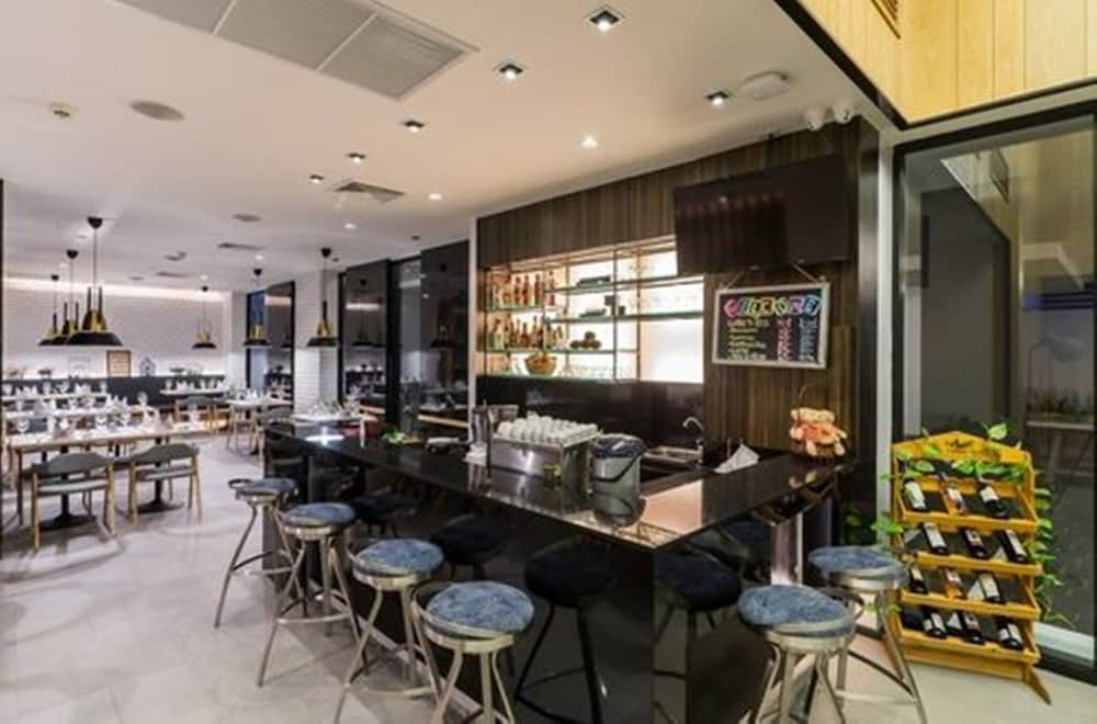 Фото Sea Me Spring Tree Hotel