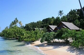 Гостиница Wakatobi Patuno Diving & Beach Resort
