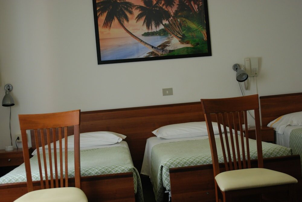 Фото Hotel Tuscolano