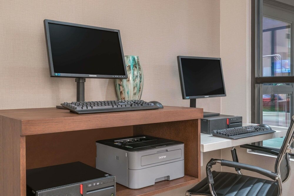 Фото Ramada by Wyndham Minneapolis Golden Valley