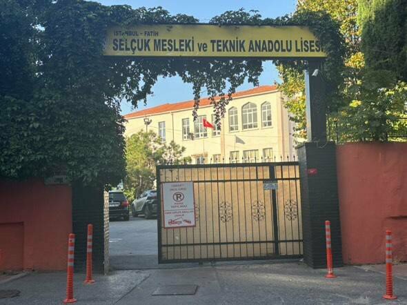 Gymnasium Selchuk Girls Vocational and Technical Anatolian High School, Istanbul, photo