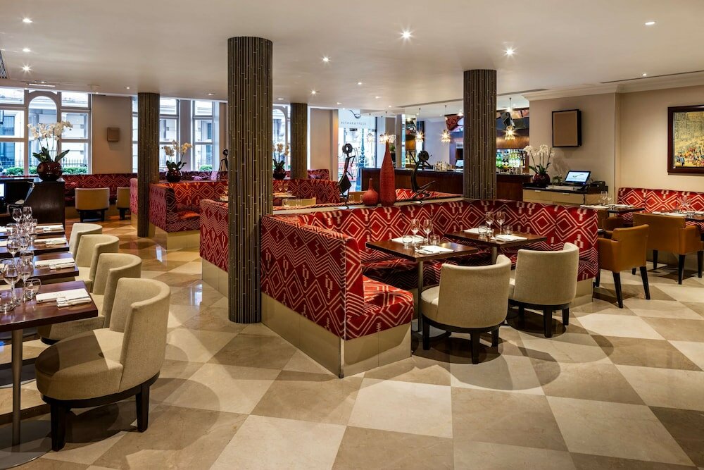 Фото Radisson Blu Hotel, London Tottenham Court Road