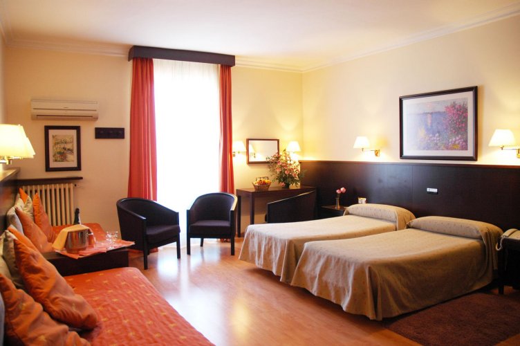 Фото Gaudi Hotel