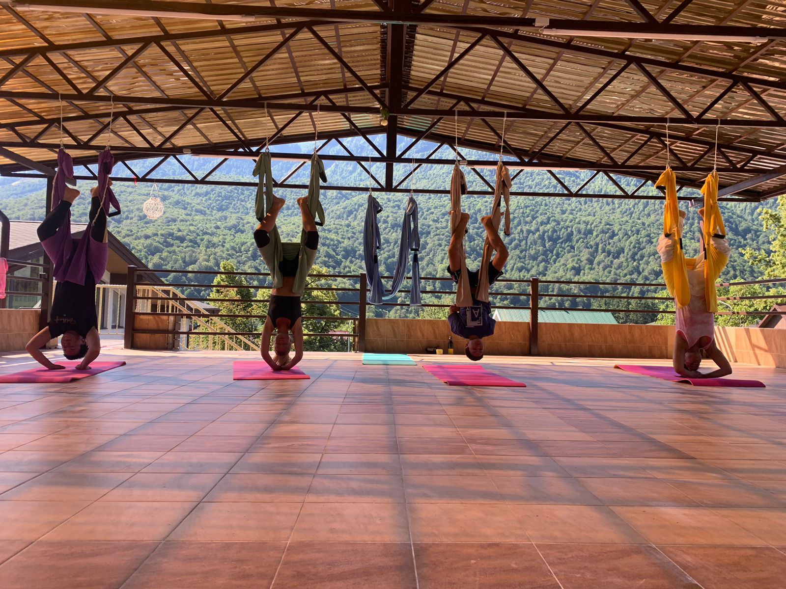 Фото Атмосфера