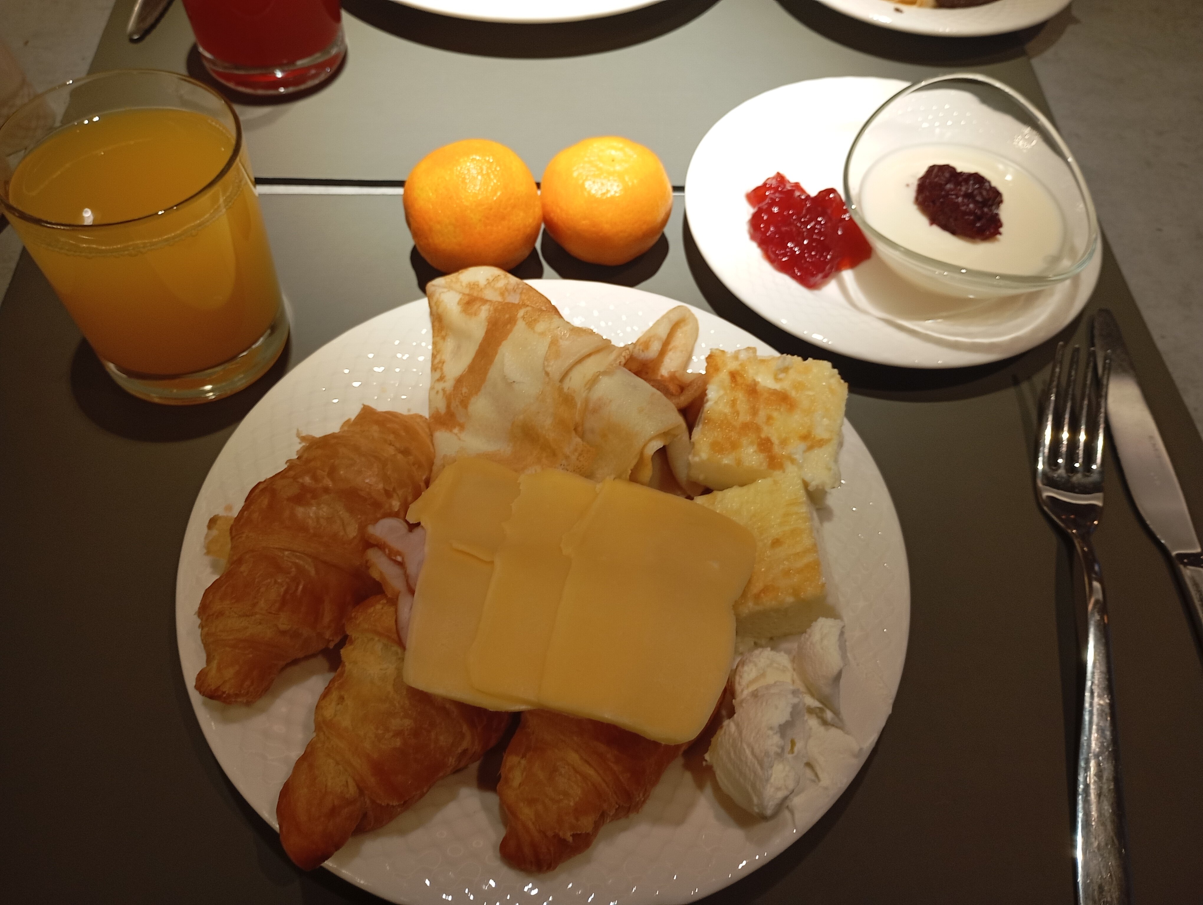 Фото Cosmos Omsk Hotel