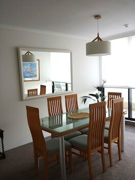 Фото Kirribilli Riverfront Apartments