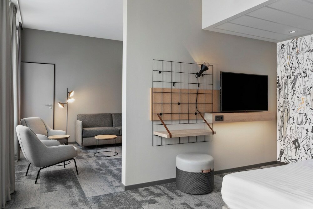 Фото Moxy Duesseldorf City