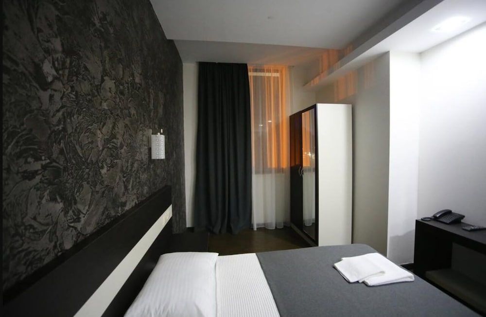 Фото Отель West Tower