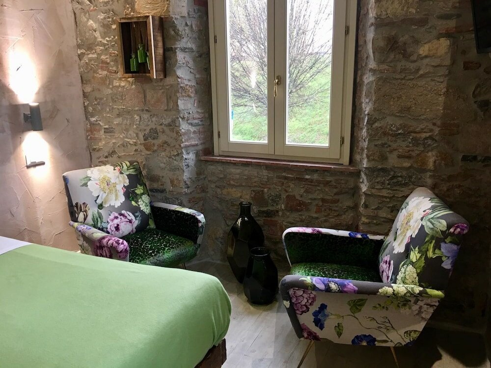 Фото Inside the wall - Santa Maria