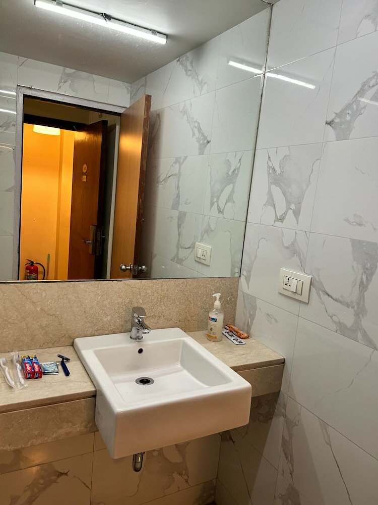 Фото Royal Park Hotel