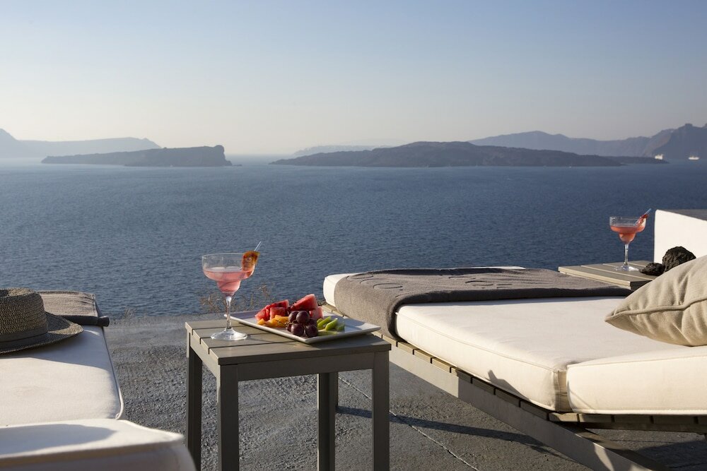 Фото Akrotiri Cove