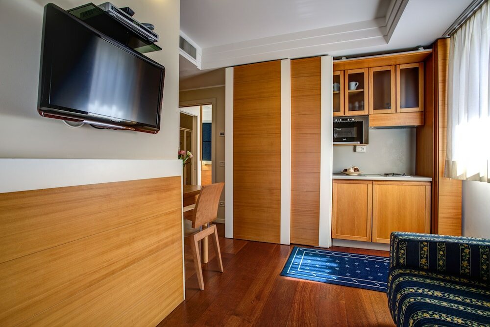 Фото Aparthotel England