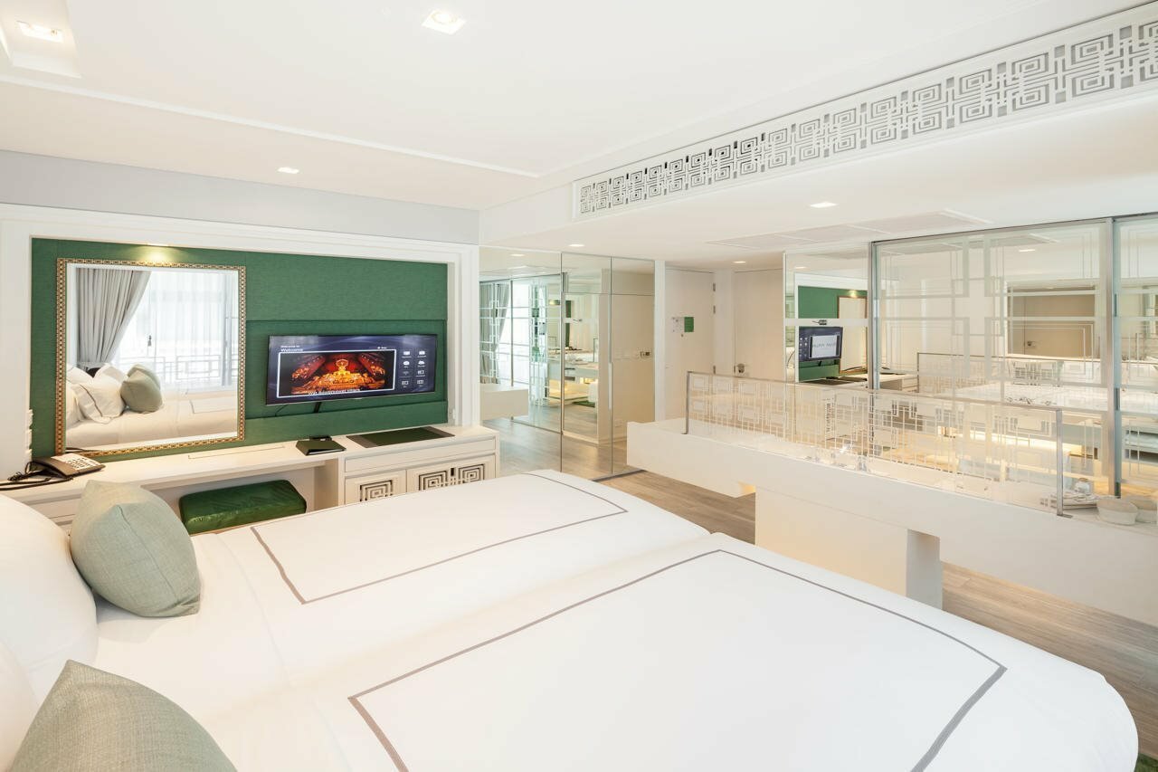 Фото Crossroad Hotel