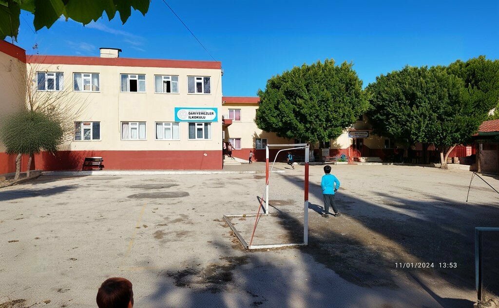 School Saricasu Dariyemezler Middle School, Kumluca, photo