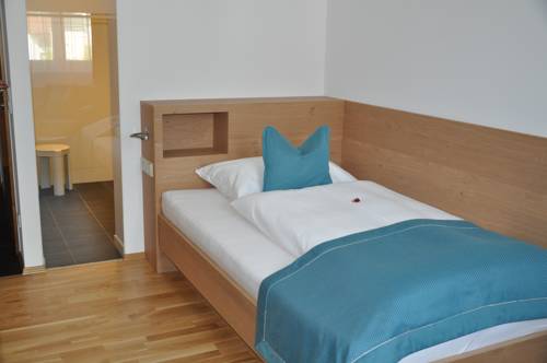 Фото Hotel Goldener Adler Wattens