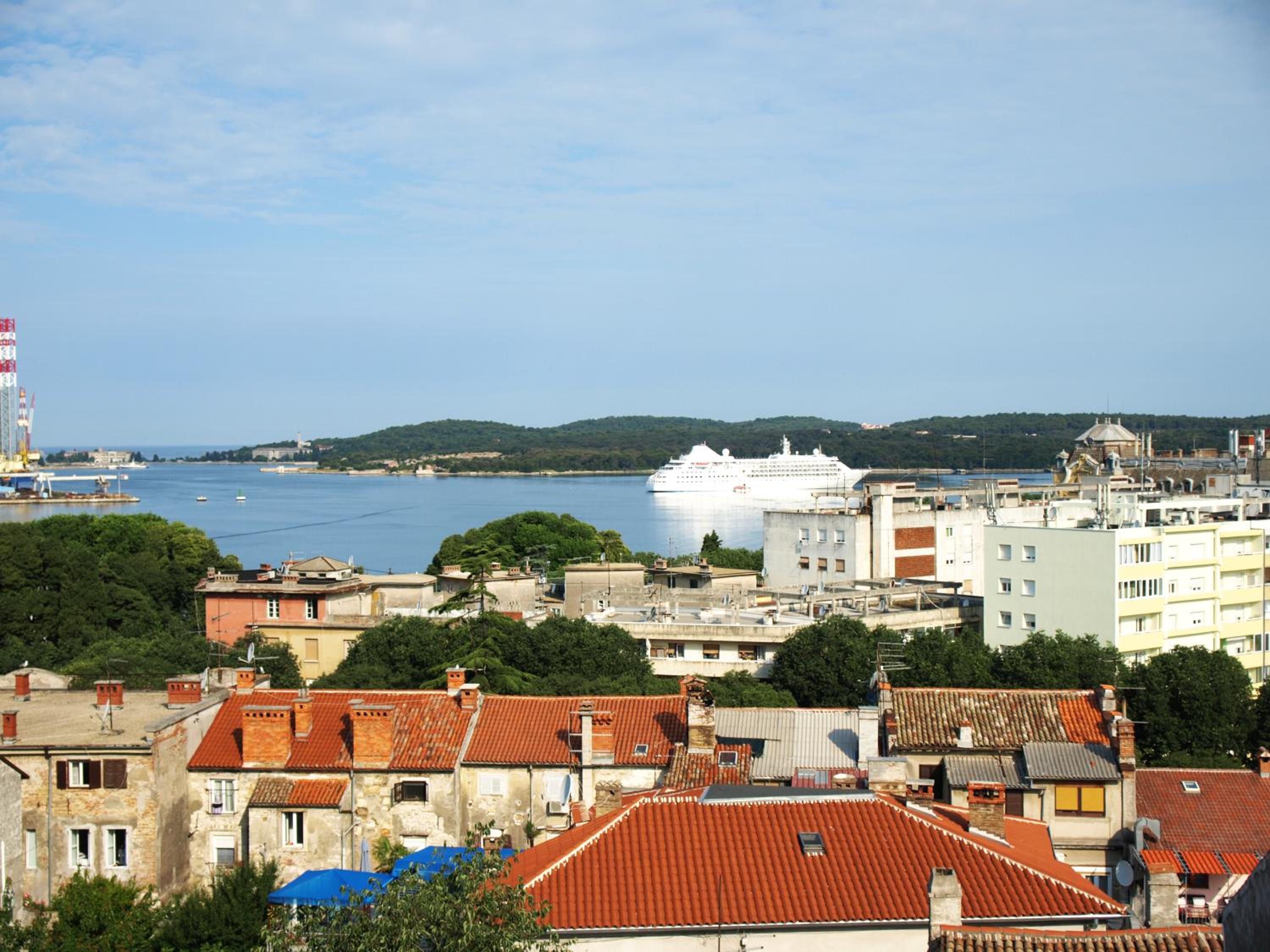 Фото Captain Emo City Apartments