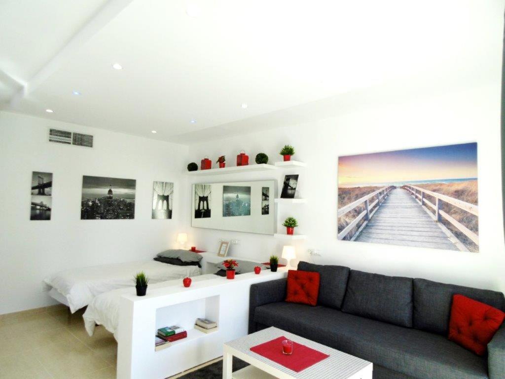 Фото Hotel Pyr Fuengirola