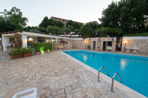 Гостиница Hotel Bristol в Кампании