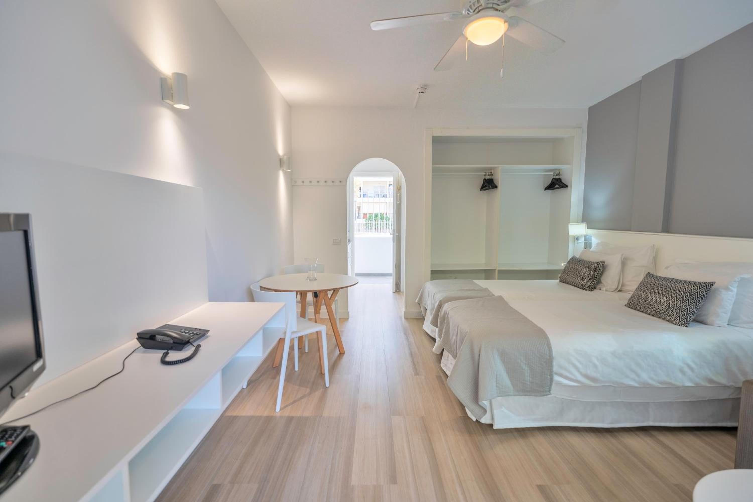 Фото Coral California