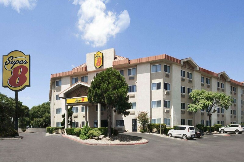 Гостиница Super 8 by Wyndham Austin North/University Area в Остине