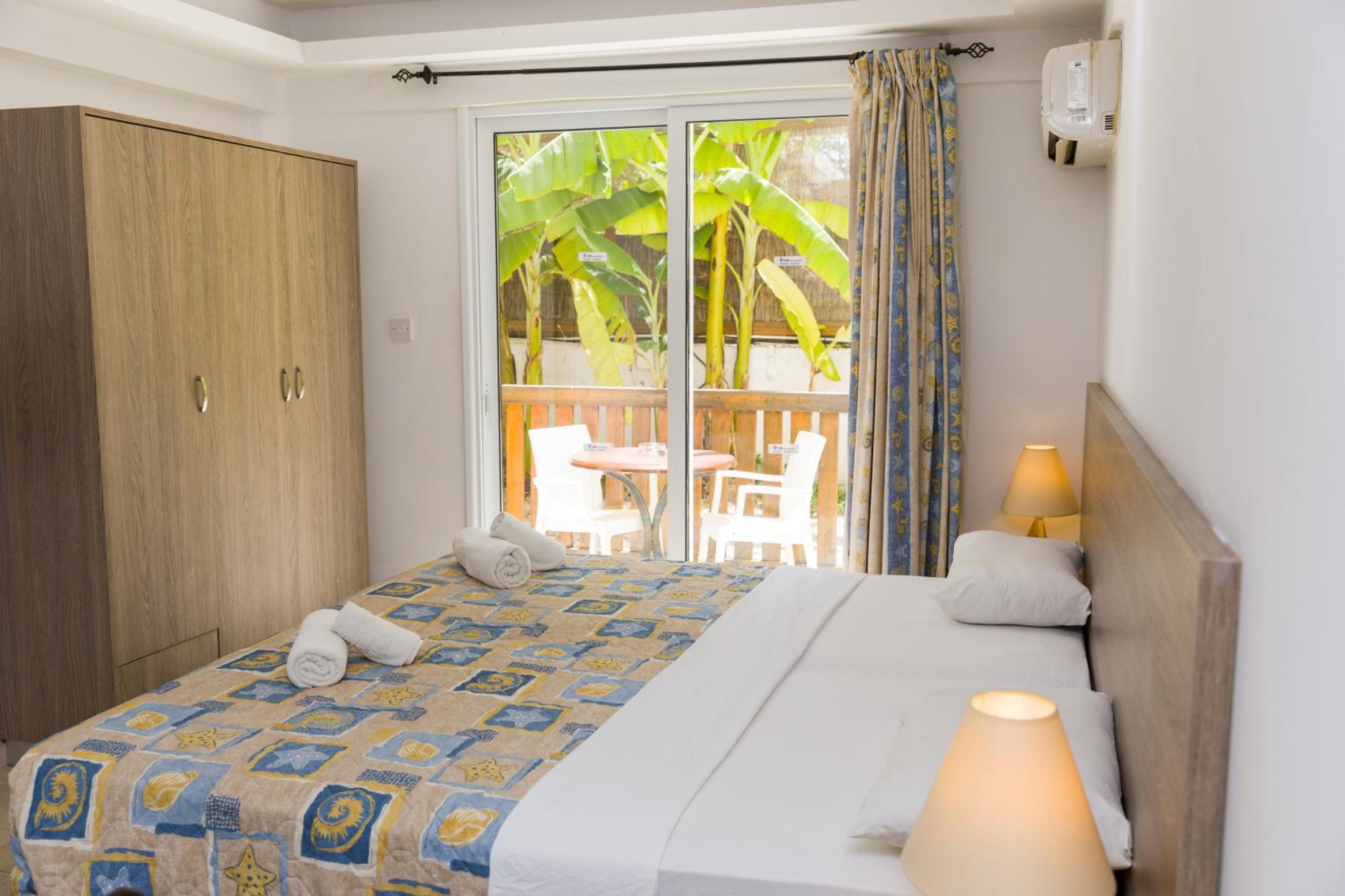 Фото Alecos Hotel Apartments