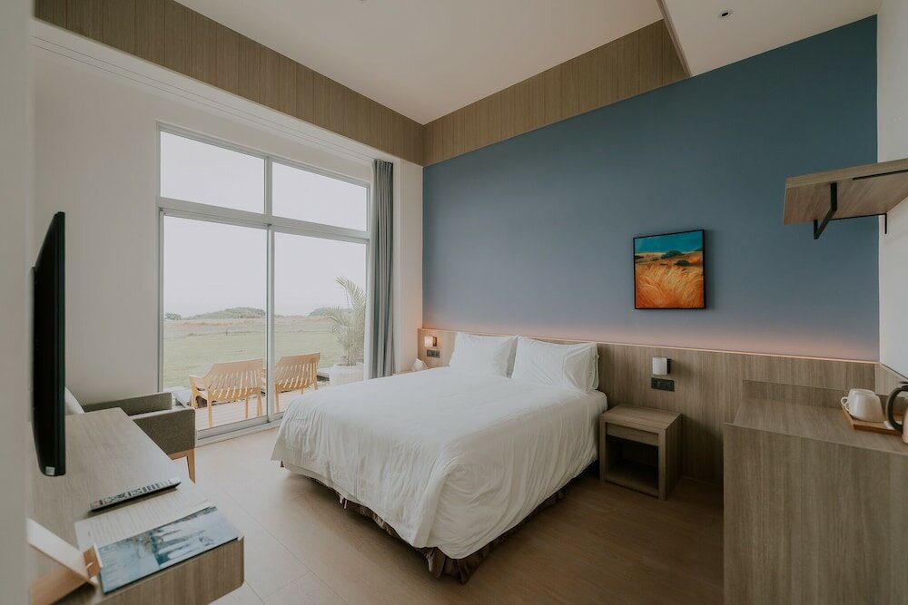 Фото Sunlight on the peninsula