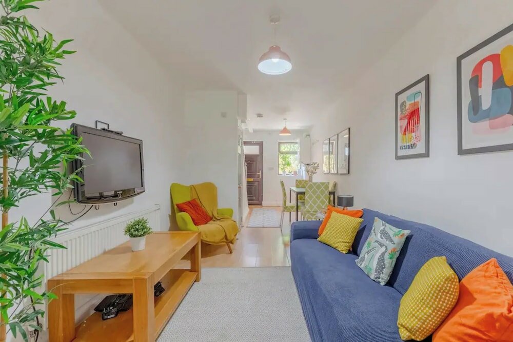 Фото Bright 2 Bedroom House in Kennington