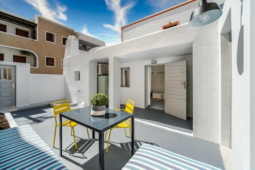 Гостиница Villa Tholos - 400m from Kamari Beach