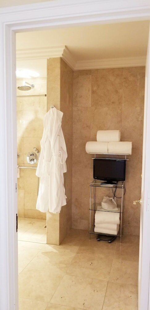 Фото The Pierre, A Taj Hotel, New York