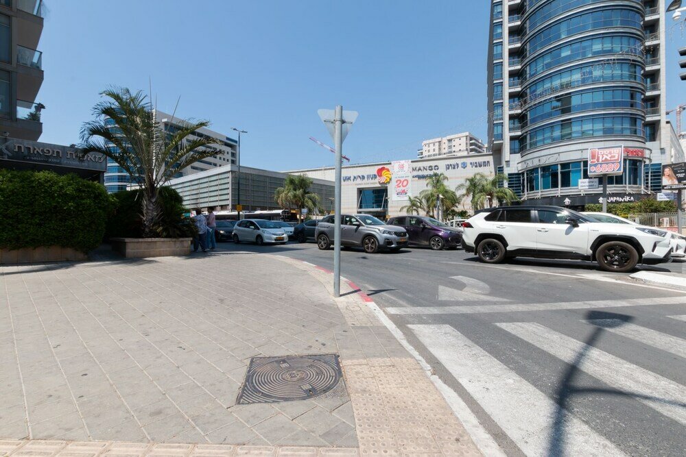 Фото Luxury Tower parking Shopping Mall 2br