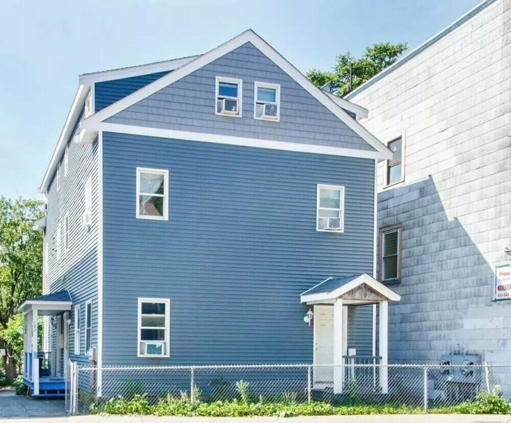 Hotel 182 Heath st, Boston, photo