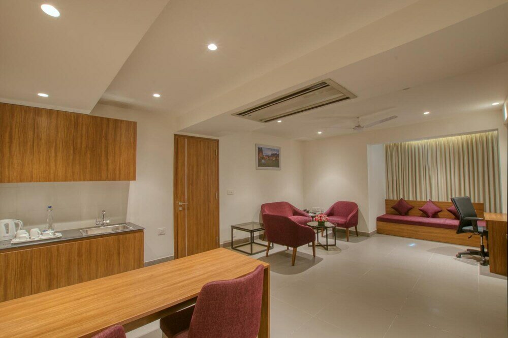 Фото Lilac Hotel 5th Block