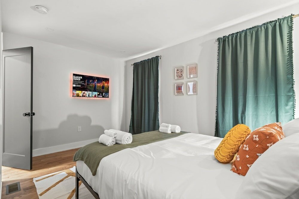 Фото Stylish 3-Bedroom Home in Philly