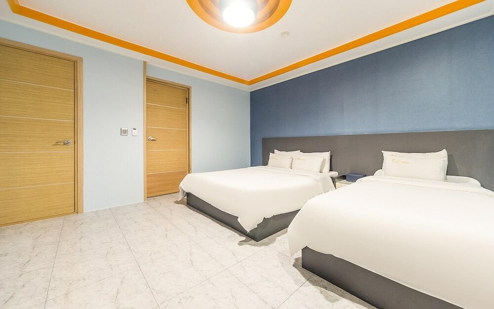 Фото Yeosu Hotel Sixty