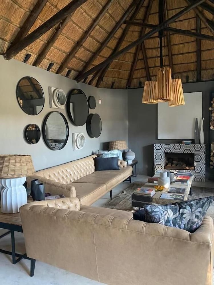 Фото Four20 Bespoke Hotel