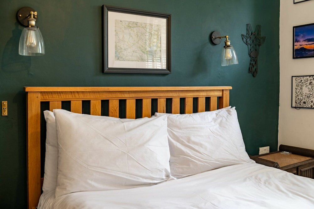 Фото Beautiful Two Bed Abode In South West London