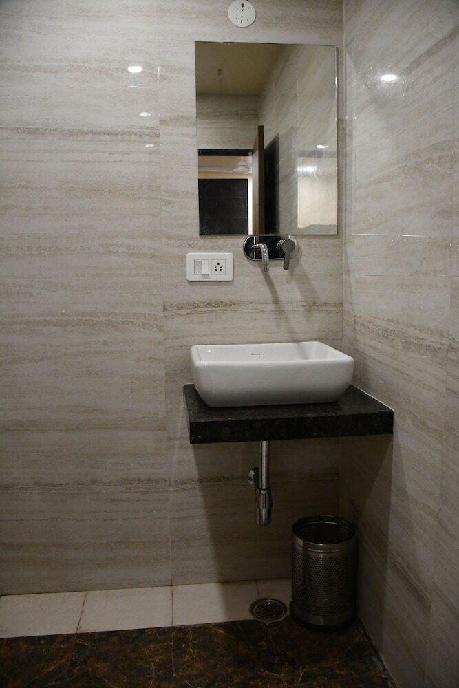 Фото Hotel Vibharaj Palace