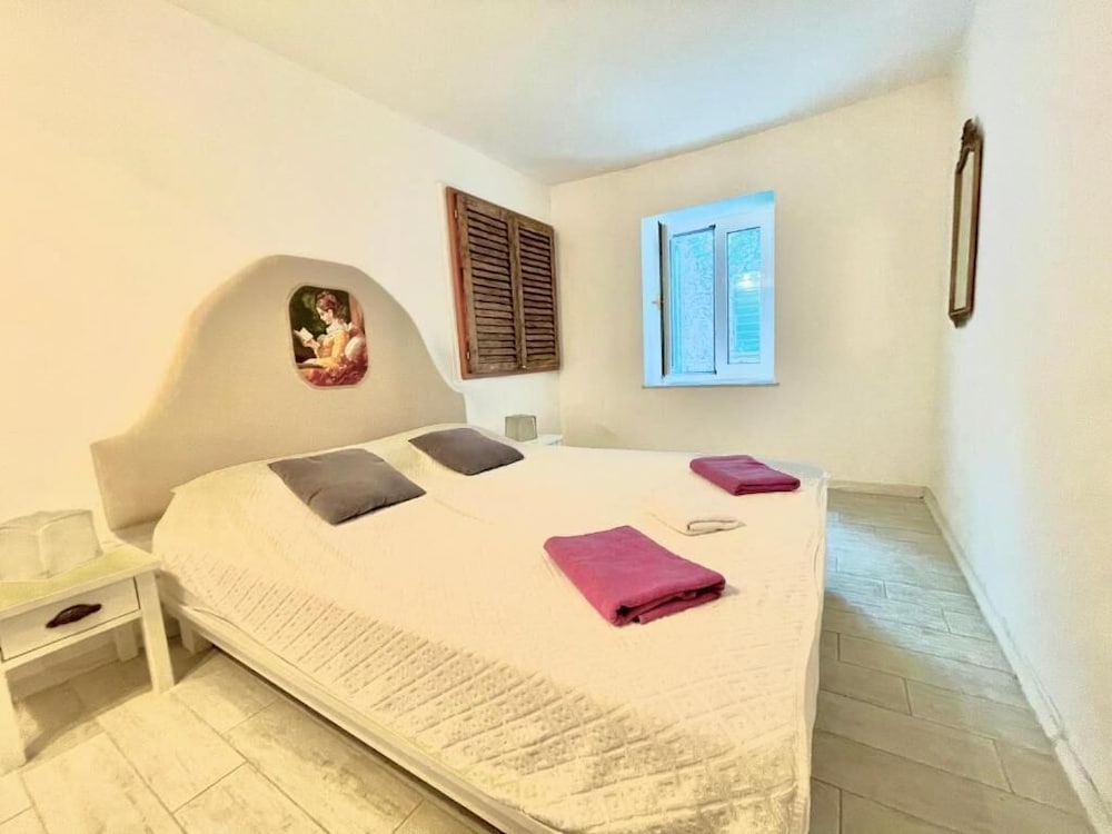 Фото Family Two bedroom House Old Town Budva