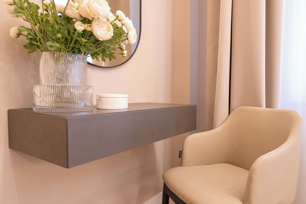 Фото Károly Boutique Suites, Best Location by Bqa