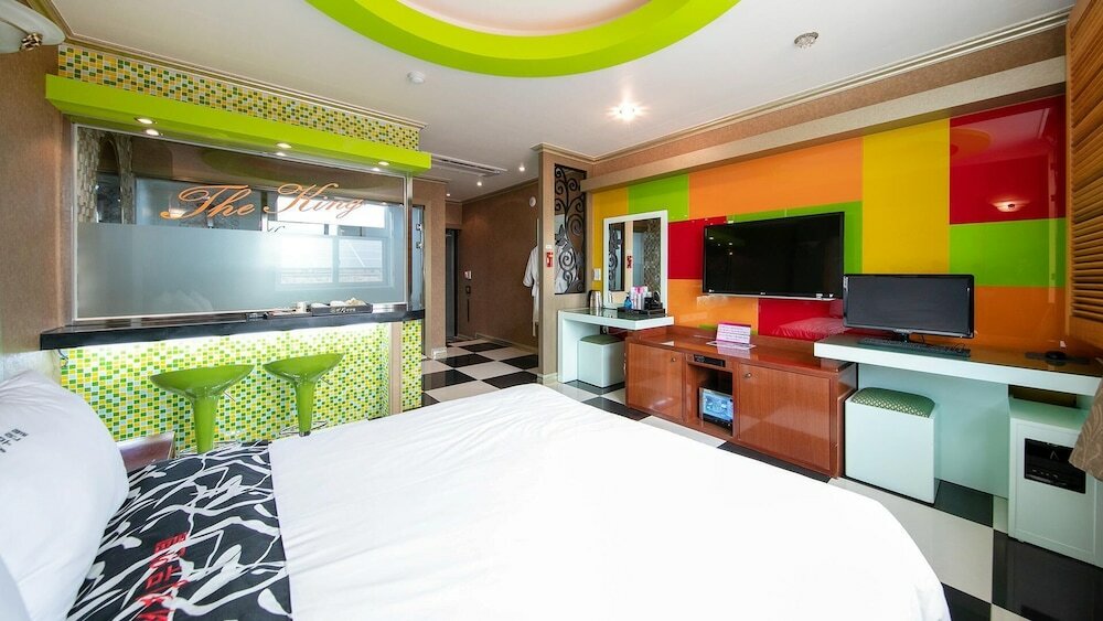 Фото Yeosu King Pension Tel