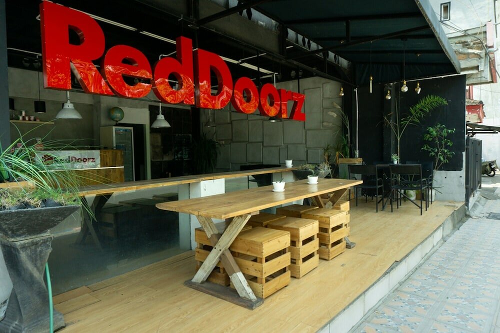 Фото RedDoorz near Alun Alun Madiun