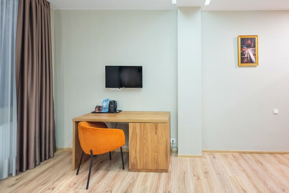 Фото Solo Grand Boshuri Hotel