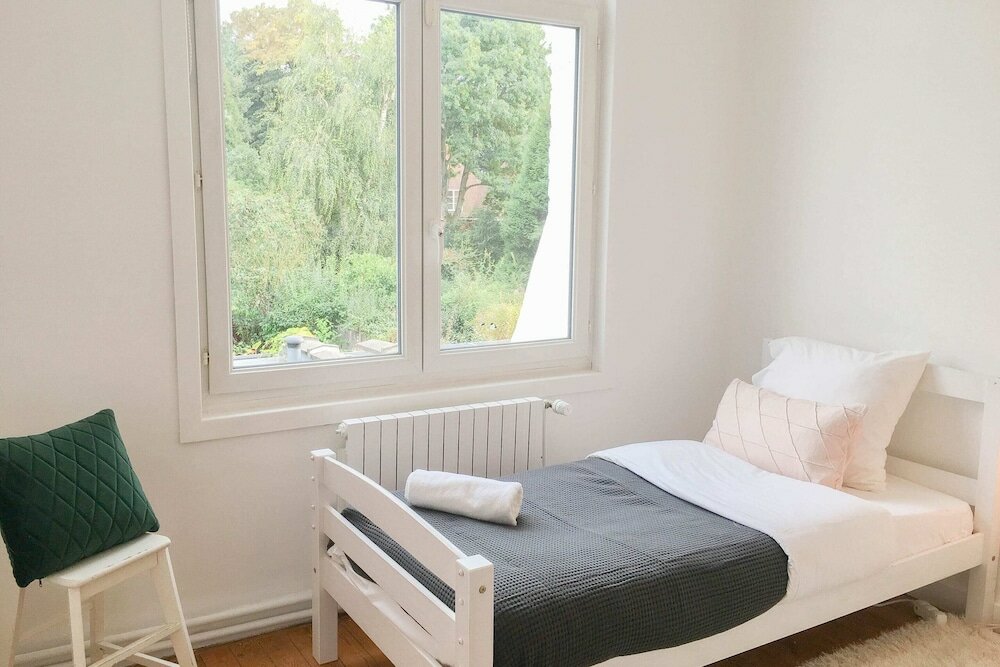 Фото Cozy Hackney Apartment