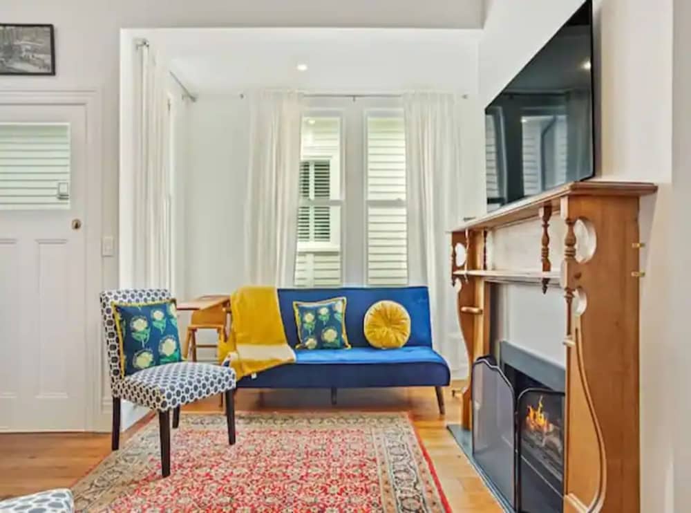 Фото Cheerful 1 Bedroom Home With Free Parking