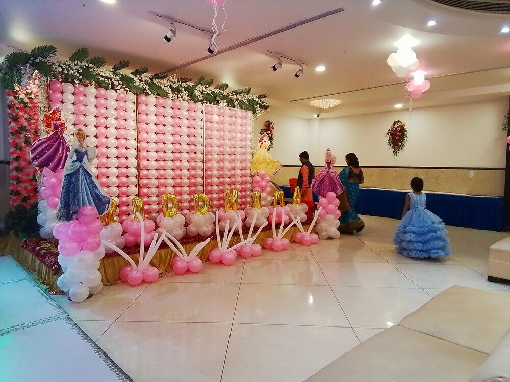 Фото Hotel Vibharaj Palace