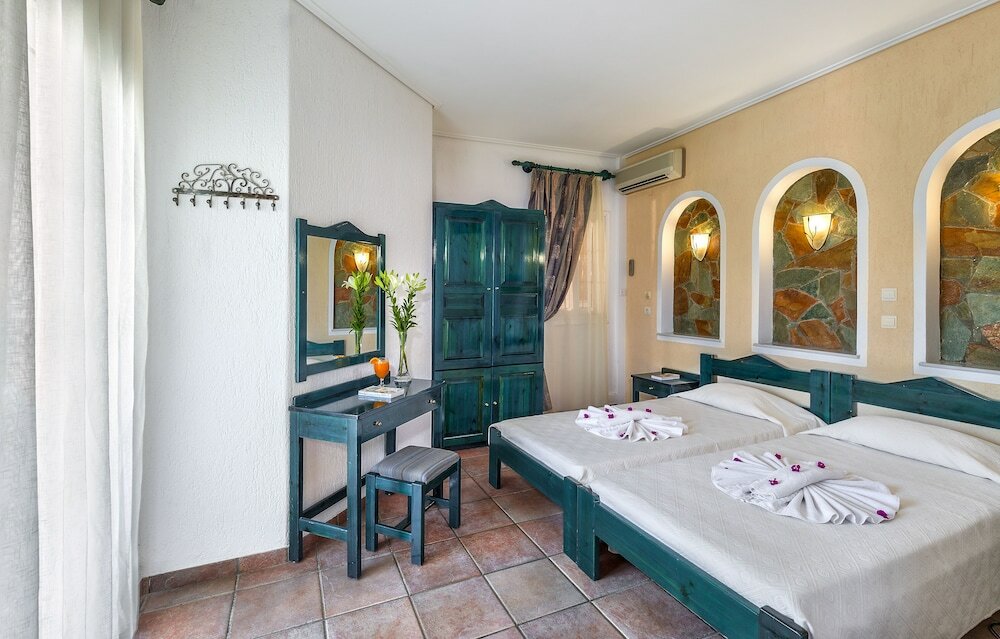 Фото Hotel Castle Suites