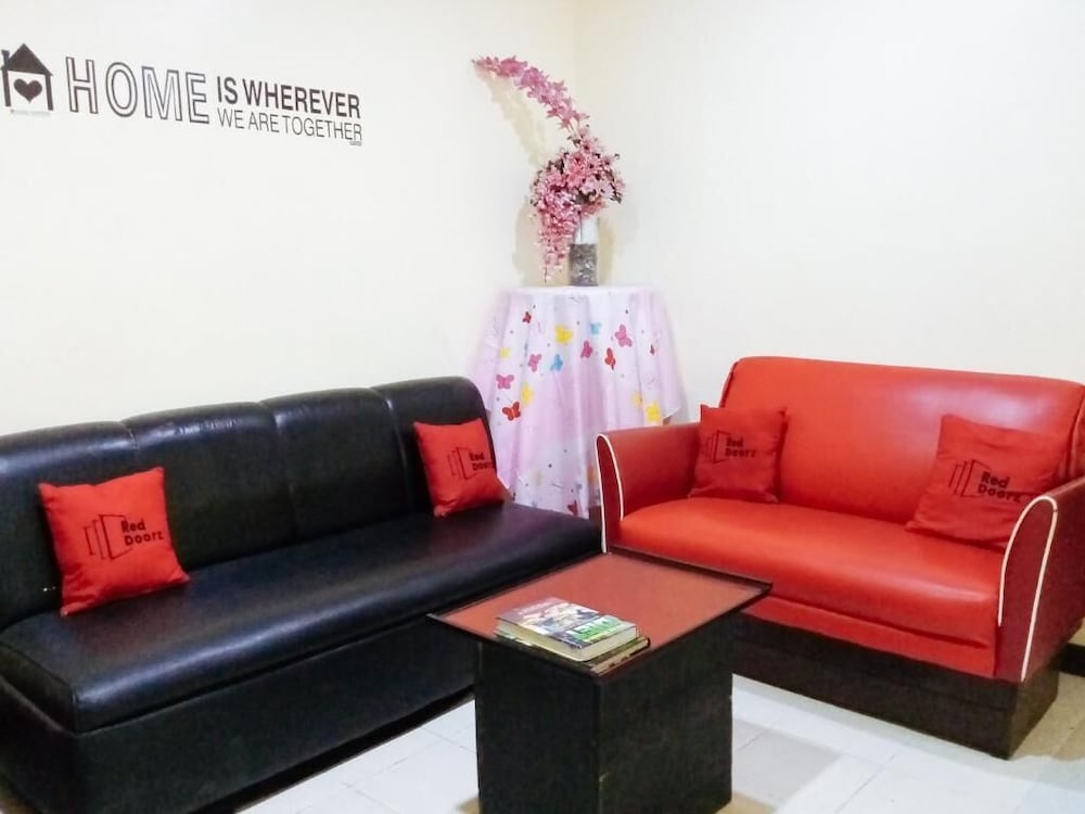 Фото RedDoorz near Baclay Drive Super Metro