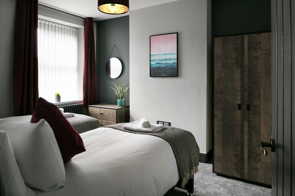 Фото 2 Bed - Sutton House by Pureserviced