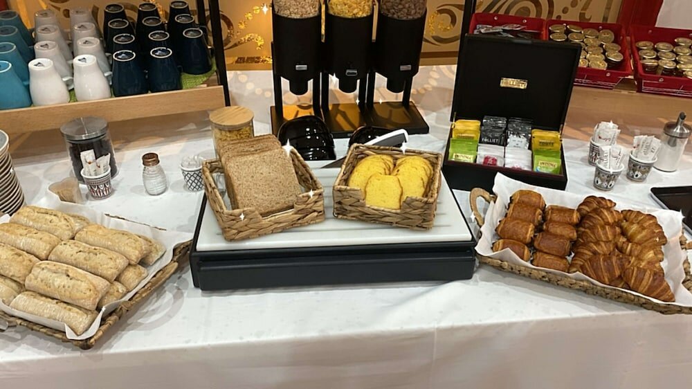 Фото Enzo Hotels Limoges Centre Jourdan by Kyriad Direct